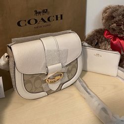 💕🍀NEW WITH TAGS!!! Coach Elegant Crossbody And Wristlet