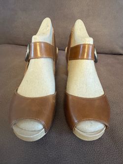 New Dansko Tamra PullUp Sandal