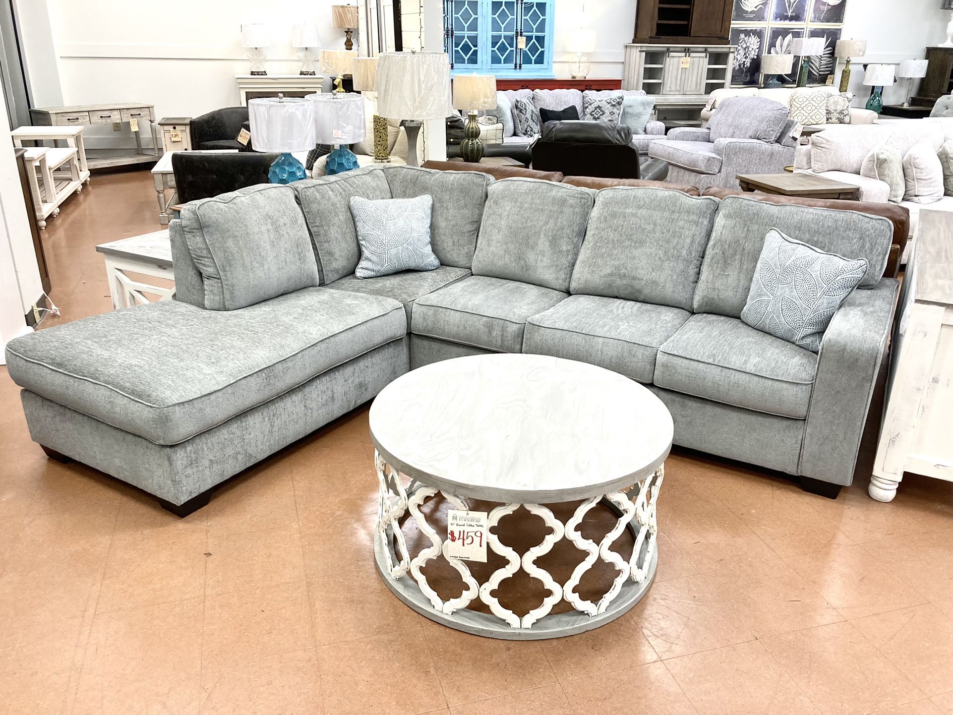 New Sectional 🔥🔥 IN STOCK NOW!!