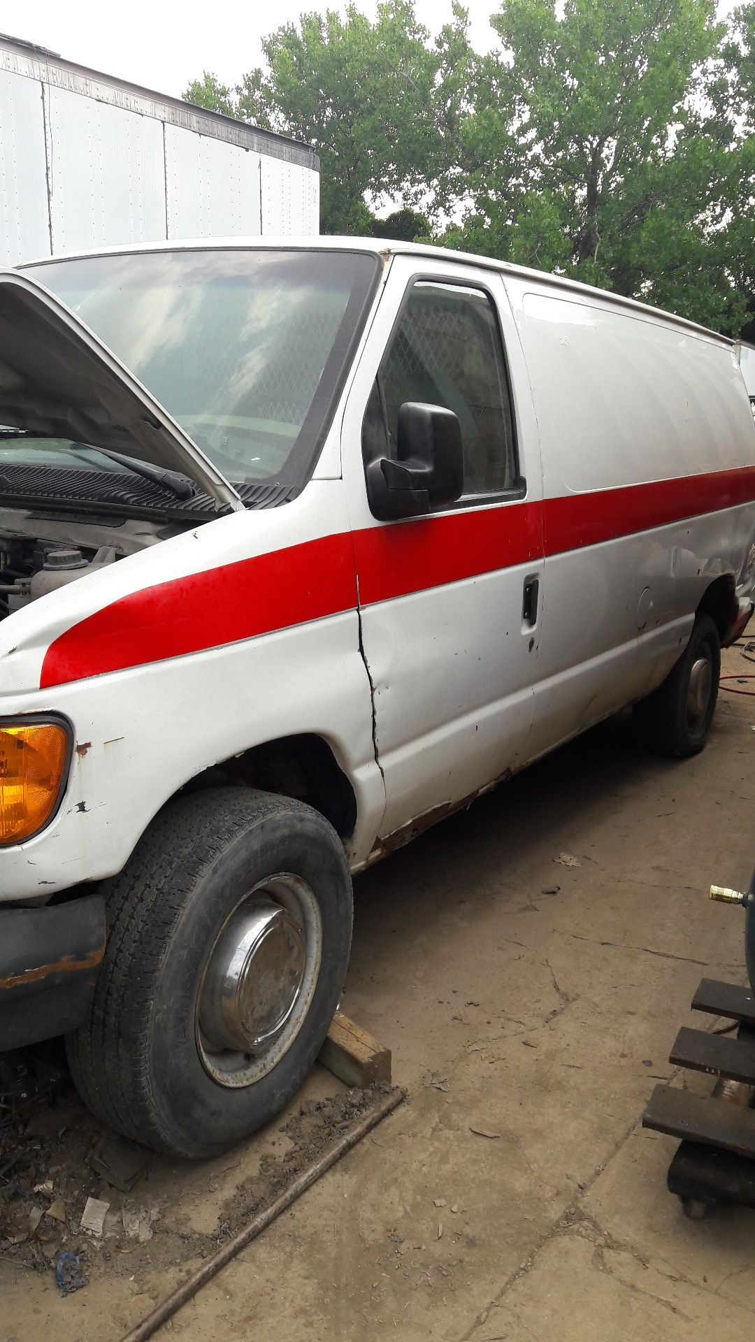 2003 Ford Econoline