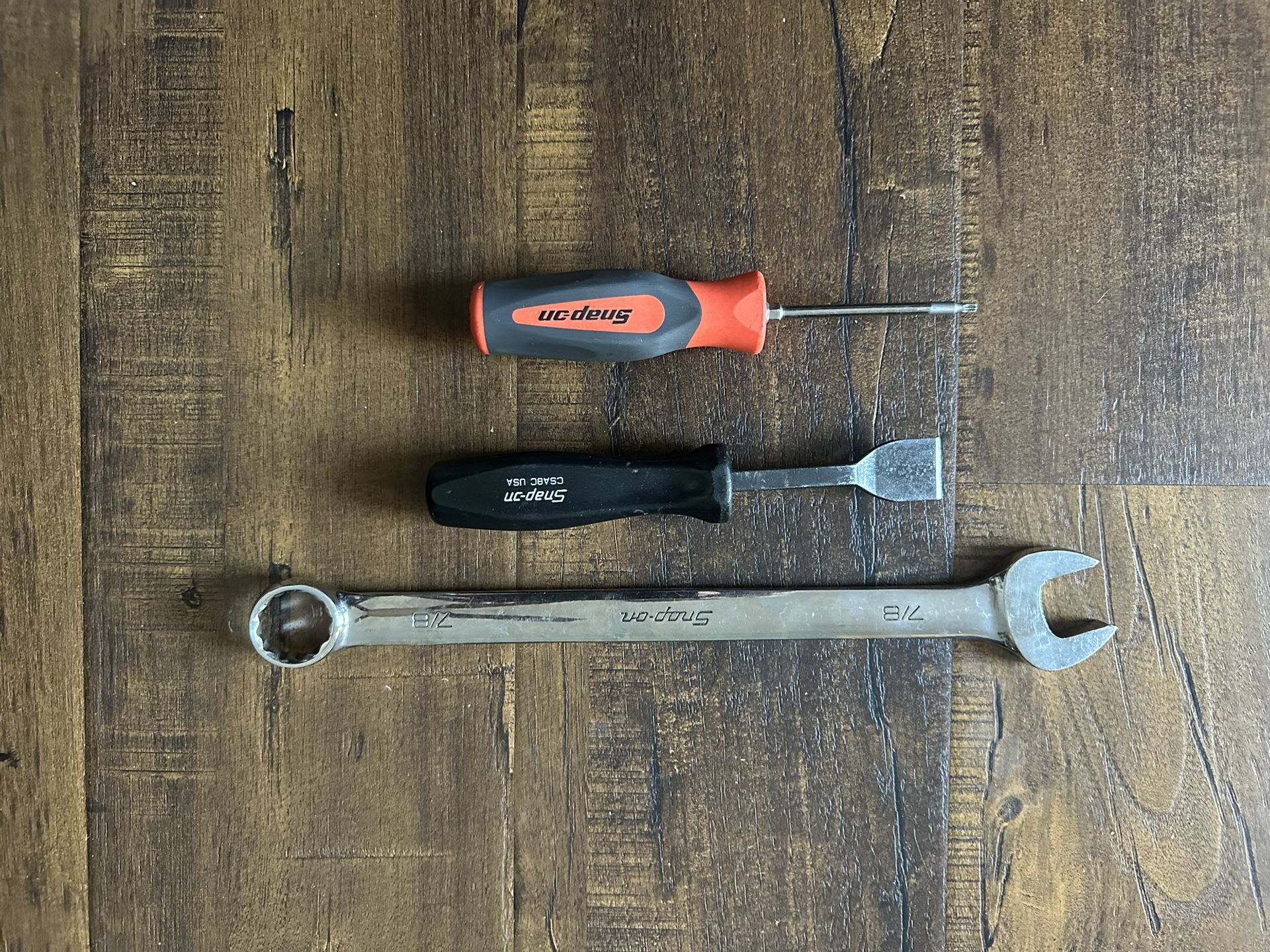 Snap On Tools Set 1 = 7/8 Combo Wrench 1= Carbon Scraper Cabs 1=t15 Shdtx315