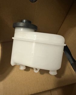 2006 Toyota Tundra Brake Reservoir