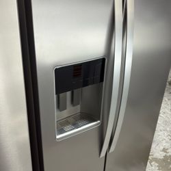 Whirlpool Refrigerator 