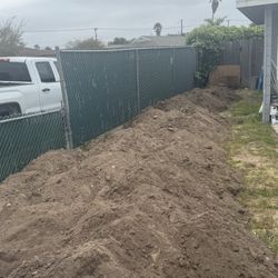 Free Dirt  / Tierra Gratis