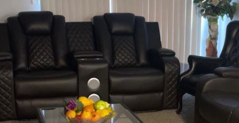 🔥 Like New! Benz Leather Power Reclining Loveseat – Dark Brown 🔥