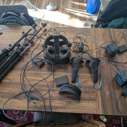 HTC Vive VR Headset + Tripods
