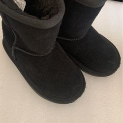 Pre-owned Koolaburra By uGS Size 7