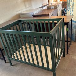 Crib  Deep Green Color Unisex 