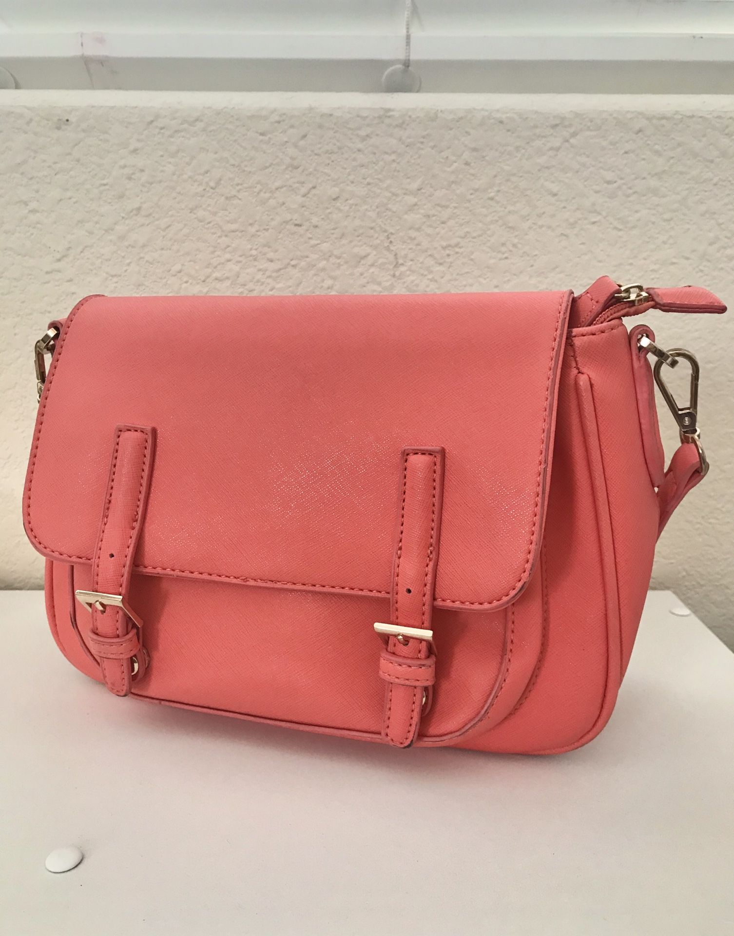 Urban Expressions Leather Messenger Bag Purse Peach Pastel