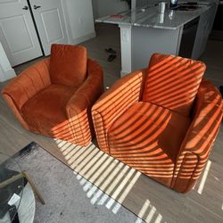 Wide Modern Soft Velvet Upholstered Swivel Armrest Barrel Chair with Pillow