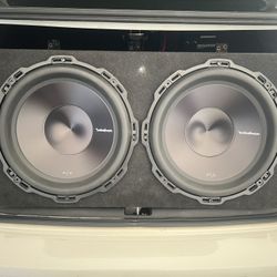 2 Rockford Fosgate P3d4-12’s 4ohms