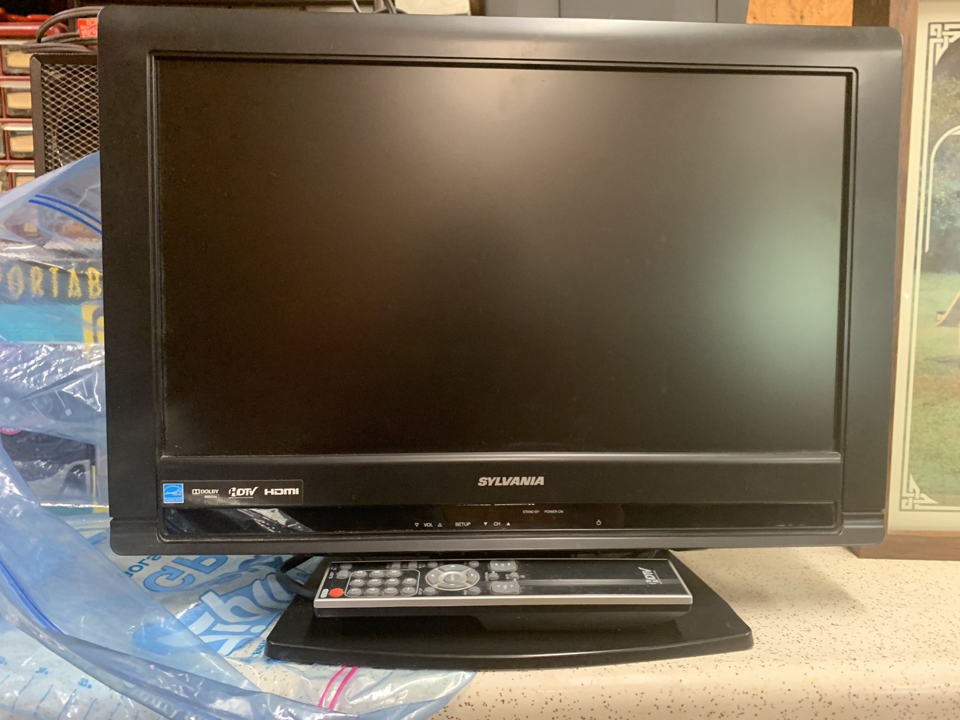 TV/ Gaming monitor W/remote