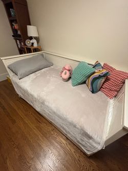 IKEA day bed with drawers