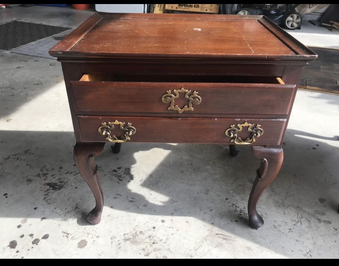 Antique Endtable