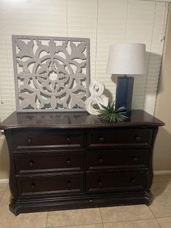 Capretti Solid Wood 6 Drawer Dresser