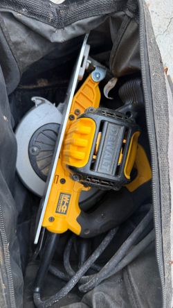 DEWALT Circular Saw with Blade