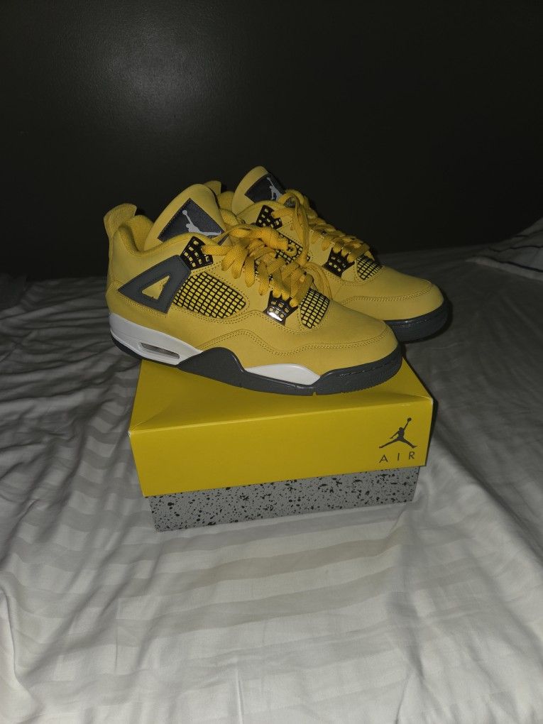 Jordan 4 Lightning 