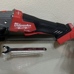 New Milwaukee Grinder FUEL  M18  (TOOL  ONLY)