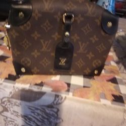 Lv Replica Made To Almost Look Real 