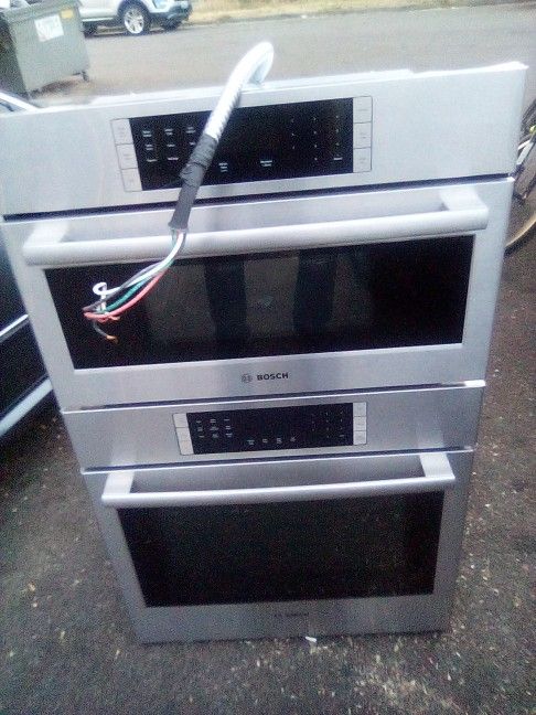 800 Series Bosch Wall Oven and Microwave