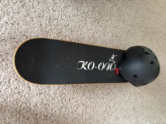 KOO-OK Skateboard with Black Helmet