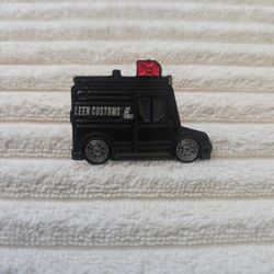 Leen Customs Enamel Pin
