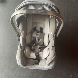 Nuna Pipa infant car seat