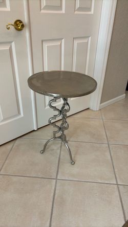 Round Metal Accent Side Table