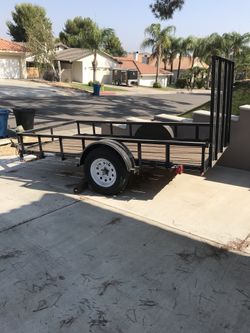 Brand new trailer . Never used . Pink in hand . 10ft X 5ft 4inch