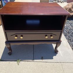 Entertainment Stand / Side Table 