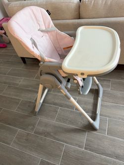 Baby High Chair with Wheel ..Silla de bebé para comer