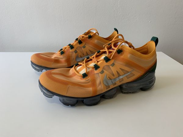 Nike Air VaporMax Size 11.5 for Sale in Inglewood, CA - OfferUp
