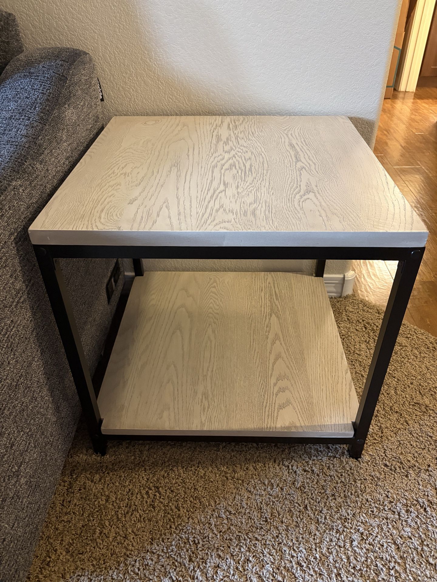 End table