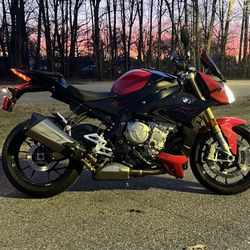 2019 BMW S1000R