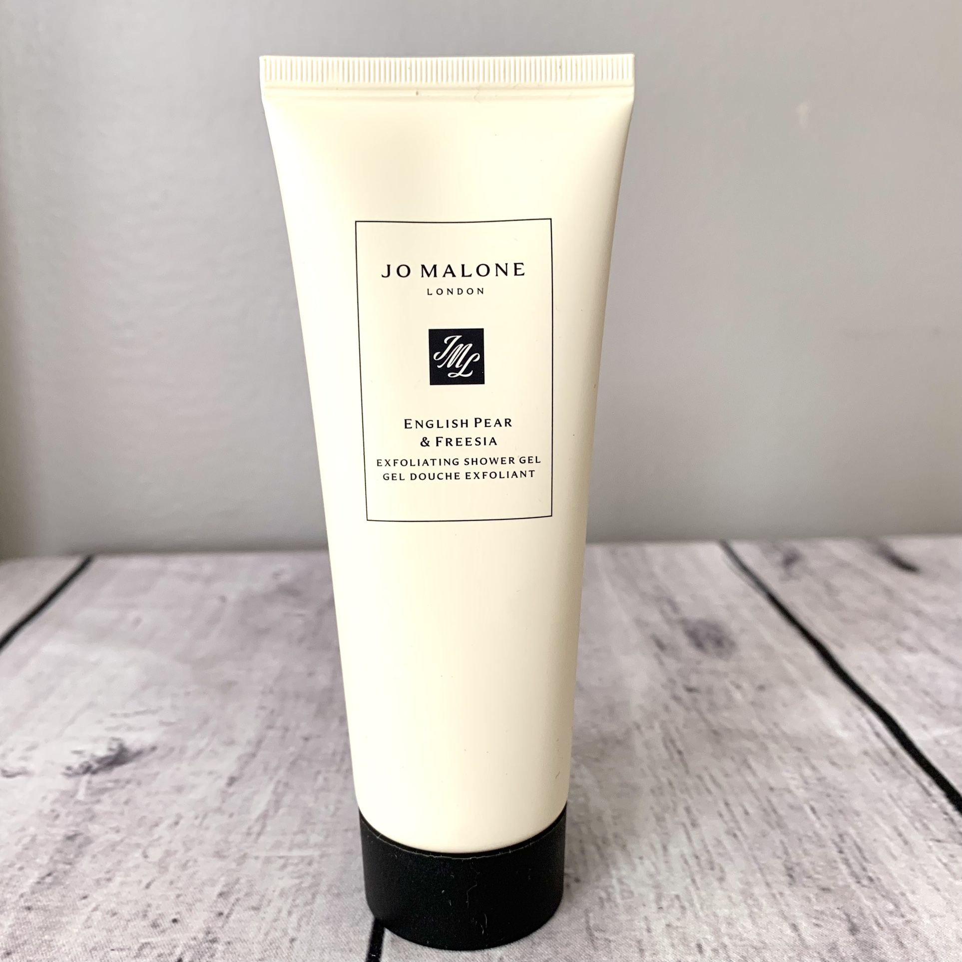 Jo Malone English Pear & Freesia Exfoliating Shower Gel 2.5fl.oz. Travel Size