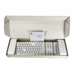 Apple Wireless Keyboard (A1016 - M9270LL/A) Bluetooth Full-Size QWERTY - NEW