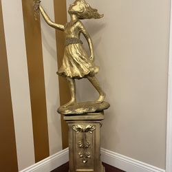 Very Beautiful, Gorgeous Statue With The  Stand