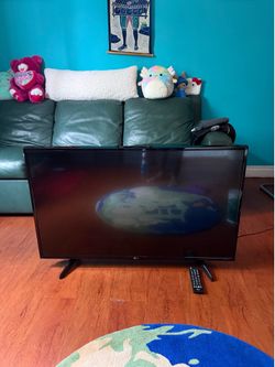 LG 43” 4K UHD Smart TV