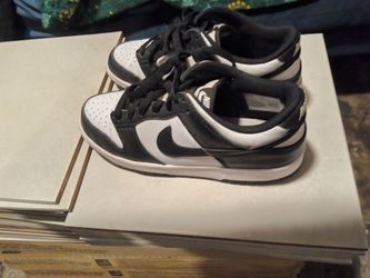 NIKES (SIZE 6Y)