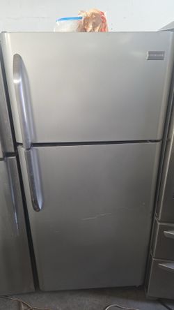 Kenmore Top Freezer Refrigerator – White – Works Great