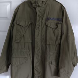 Vintage Military Cold Weather Field Jacket Size Medium 