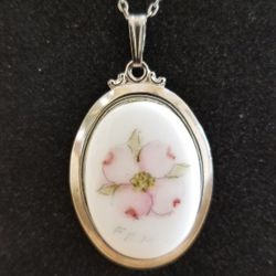 Pendant With Handpainted Front