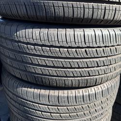 (4) 225/55R18 SET OF SEMI NEW TIRES MICHELIN 85% LIFE !!