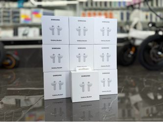Samsung Buds 4 (Latest Model) (Take It Home In Payments/ llévatelo a casa en pagos) only $10 down