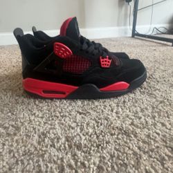 Jordan red thunder 4s (slightly used)