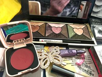 Makeup bundle