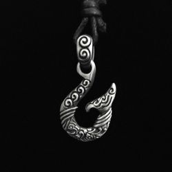 HANDCRAFTED MAORI HOOK Silver Pewter Pendant w Adj. Cord Necklace. New Zealand