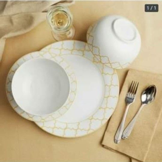 New Gold And White 12 Piece Dinnerware Set