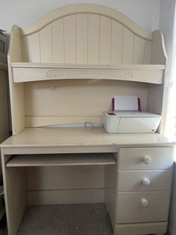 Kids + teen desk