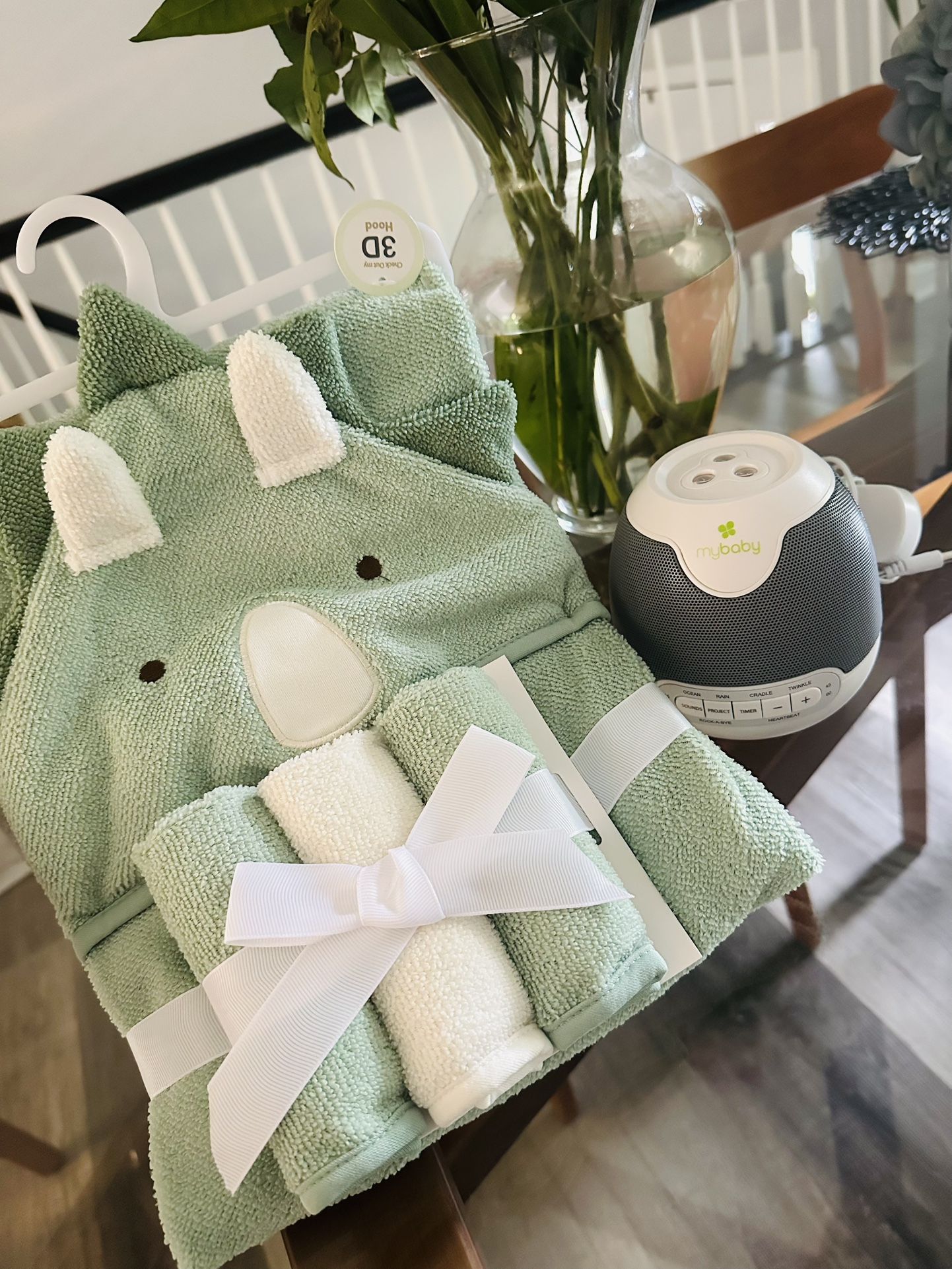 New Infant Dino Bath Towel & MyBaby Lullaby Sound Sleeping Machine with Projector